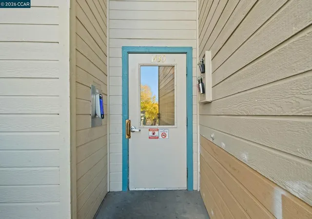 Listing Photo 4 - Condo for sale in building located at 1430 Bel Air Dr, Concord, CA 94521 - Unit #307