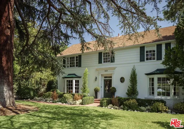 Photo 1 of Single family home for sale at 1624 Hillcrest Ave, Glendale, CA 91202 | MLS# 26995171 | Listing updated on 2026-10-09