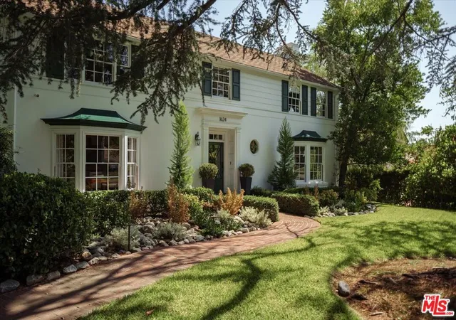 Photo 3 of Single family home for sale at 1624 Hillcrest Ave, Glendale, CA 91202 | MLS# 26995171 | Listing updated on 2026-10-09