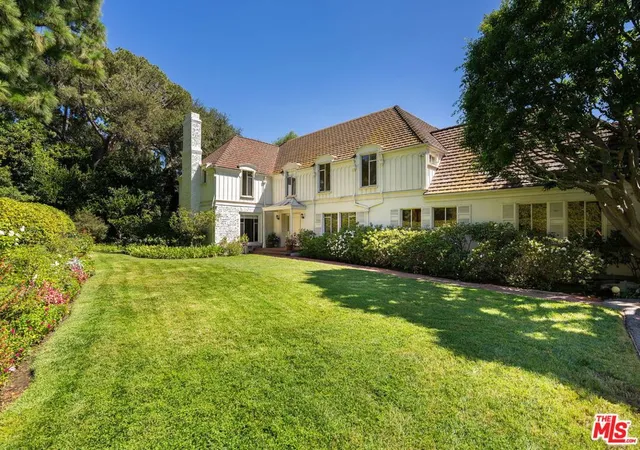 Photo 2 of Mansion for sale at 1000 N Alpine Dr, Beverly Hills, CA 90210 | MLS# 26993387 | Listing updated on 2026-10-09