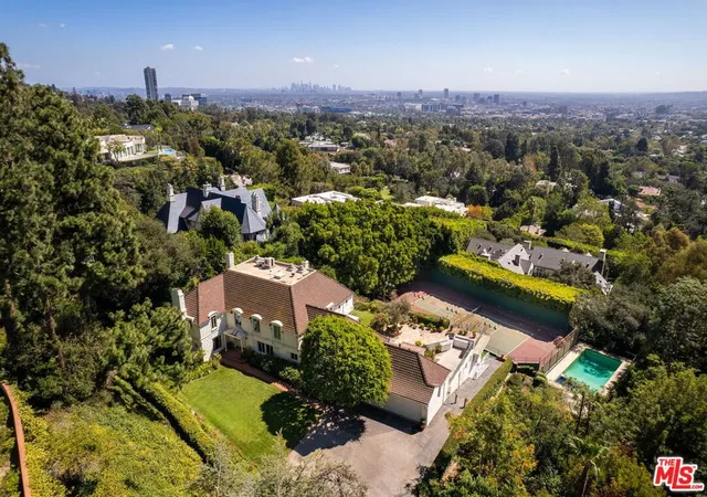 Photo 3 of Mansion for sale at 1000 N Alpine Dr, Beverly Hills, CA 90210 | MLS# 26993387 | Listing updated on 2026-10-09