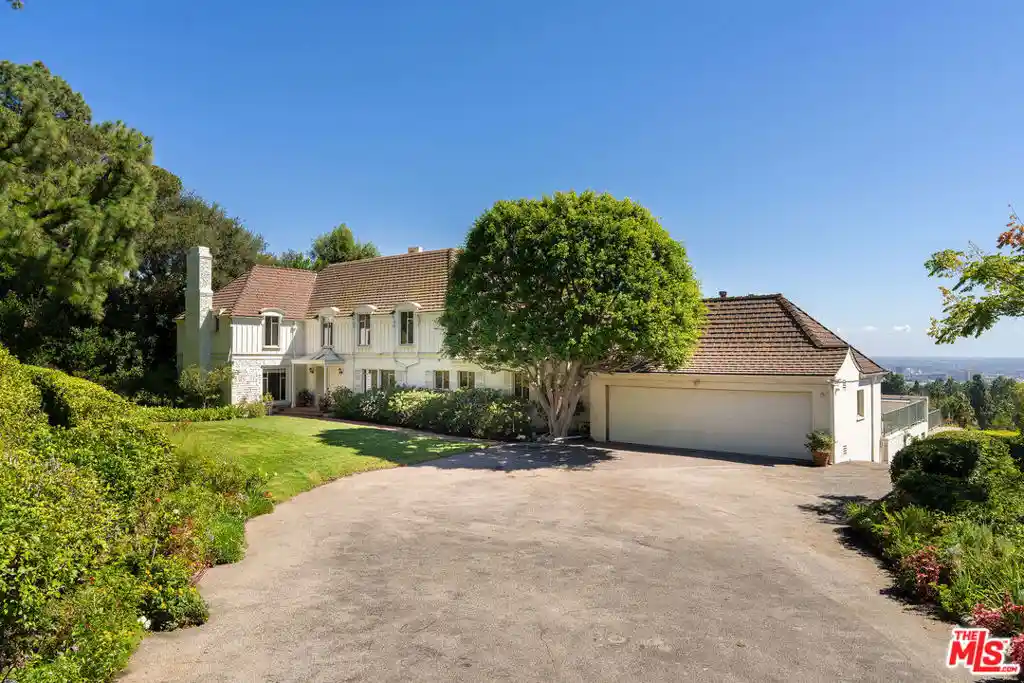 Photo 1 of Land for sale at 1000 N Alpine Dr, Beverly Hills, CA 90210 | MLS# 26994171 | Listing updated on 2026-10-09