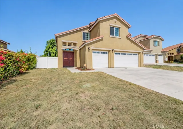 Single family home for sale at 3553 Tyco Drive, Riverside, CA 92501 | MLS# IV26211276