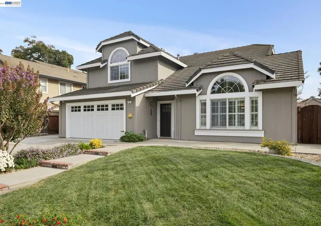 Single family home for sale at 257 Summertree Dr, Livermore, CA 94551 | MLS# 41150012