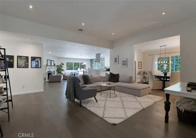 Photo 3 of Sale Pending at 4527 Santa Lucia Dr, Woodland Hills, CA 91364 | MLS# SR26212504 | Listing updated on 2026-10-08