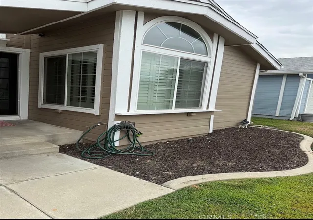 Photo 2 of Manufactured home for sale at 140 W Pioneer #24, Redlands, CA 92374 | MLS# CV26214232 | Listing updated on 2026-10-11