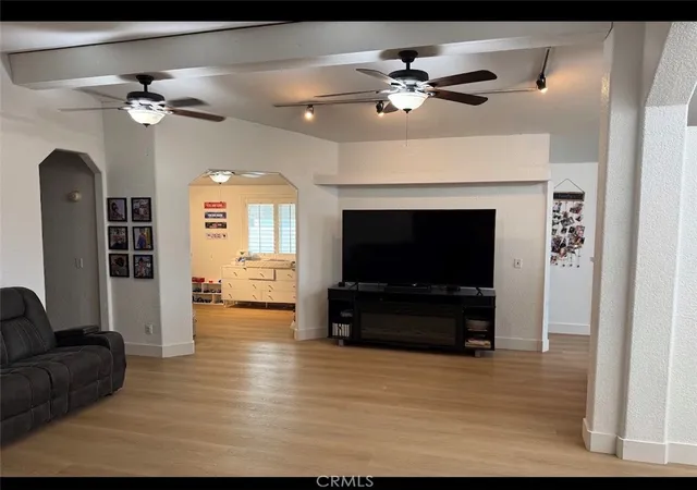 Photo 3 of Manufactured home for sale at 140 W Pioneer #24, Redlands, CA 92374 | MLS# CV26214232 | Listing updated on 2026-10-11
