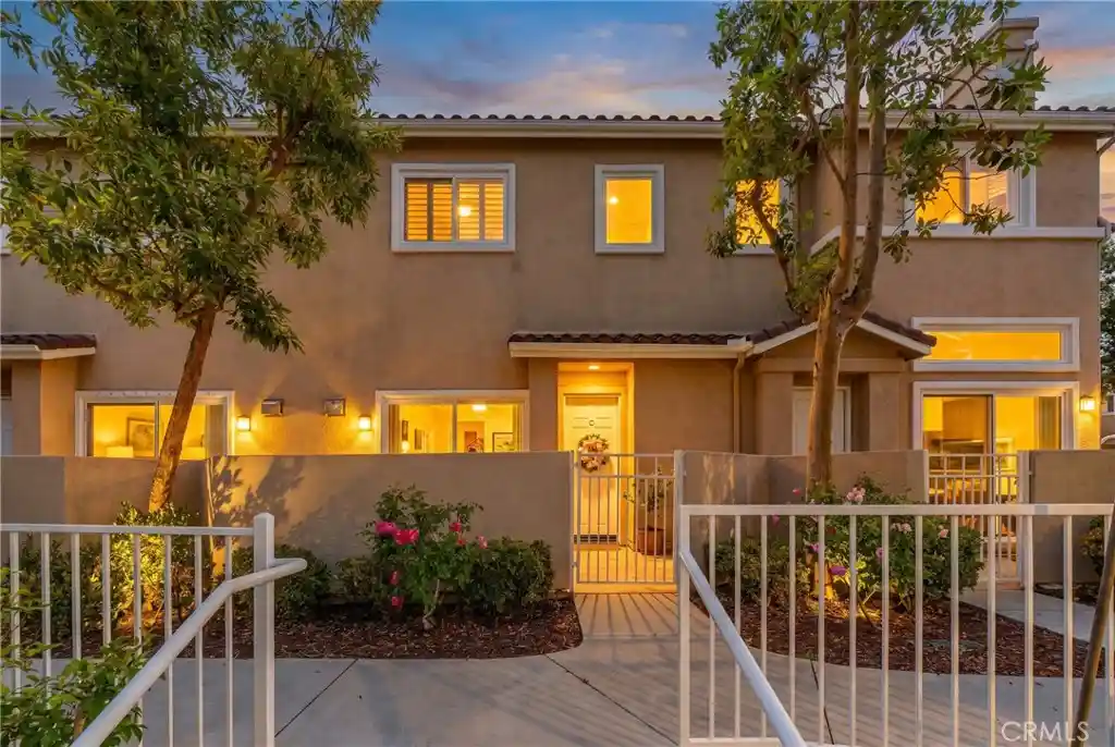 Townhouse for sale at 25710 Wagner Way #C, Stevenson Ranch, CA 91381 | MLS# SR26214343