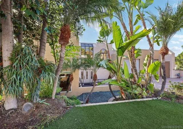 Photo 3 of Single family home for sale at 2070 Illion, San Diego, CA 92110 | MLS# 260023943SD | Listing updated on 2026-10-02