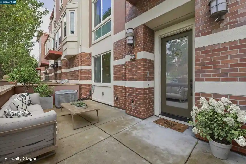 Townhouse for sale at 6668 Adare Ln, Dublin, CA 94568 | MLS# 41150026