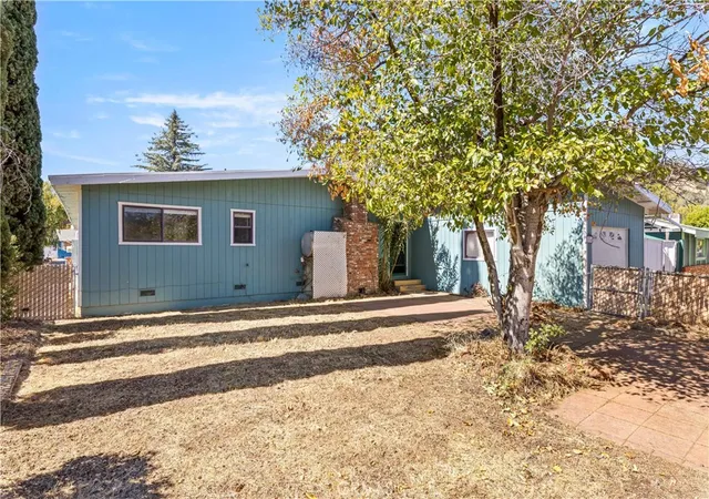 Photo 2 of Single family home for sale at 12740 Island Cir, Clearlake Oaks, CA 95423 | MLS# LC26212440 | Listing updated on 2026-10-02