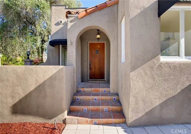 Photo 3 of Single family home for sale at 1304 Carmen Dr, Glendale, CA 91207 | MLS# BB26213336 | Listing updated on 2026-10-11