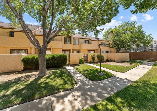 Listing Photo 4 - Condo for sale in building located at 1830 E Ave J2, Lancaster, CA 93535 - Unit #3