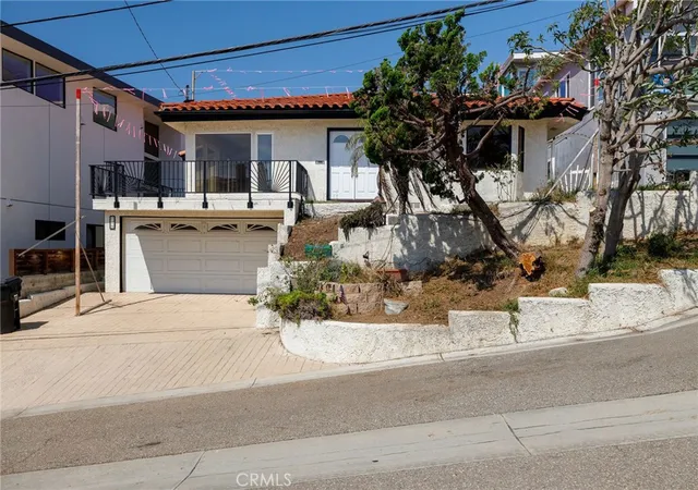 Photo 1 of Single family home for sale at 725 24th Street, Hermosa Beach, CA 90254 | MLS# SB26213752 | Listing updated on 2026-10-11