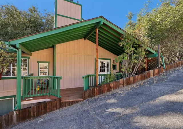 Photo 3 of Single family home for sale at 27225 Bluegrass Ct, Idyllwild, CA 92549 | MLS# 219153619DA | Listing updated on 2026-10-02