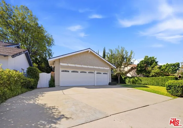 Photo 2 of Single family home for sale at 18744 Vintage St, Northridge, CA 91324 | MLS# 26995837 | Listing updated on 2026-10-09