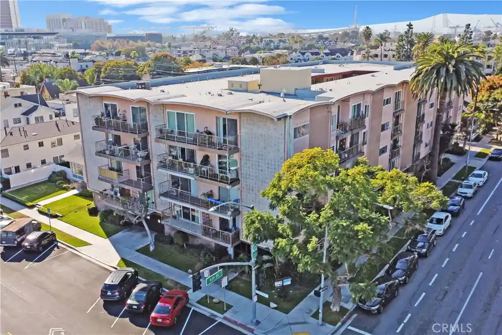 Condo for sale at 545 Chestnut Ave #406, Long Beach, CA 90802 | MLS# PW26214554