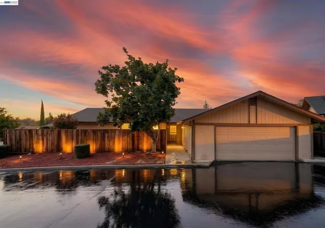 Photo 1 of Sale Pending at 5551 Guadalupe Ct, Concord, CA 94521 | MLS# 41150057 | Listing updated on 2026-10-09