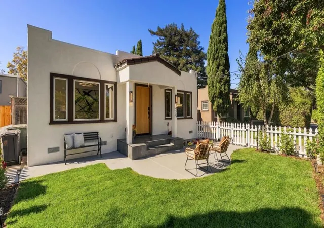 Photo 2 of Sale Pending at 1425 California Dr, Burlingame, CA 94010 | MLS# ML82063323 | Listing updated on 2026-10-09