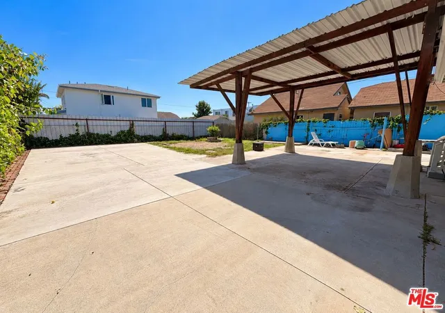 Photo 3 of Single family home for sale at 1528 W 36th Street, Los Angeles, CA 90018 | MLS# 26994671 | Listing updated on 2026-10-09