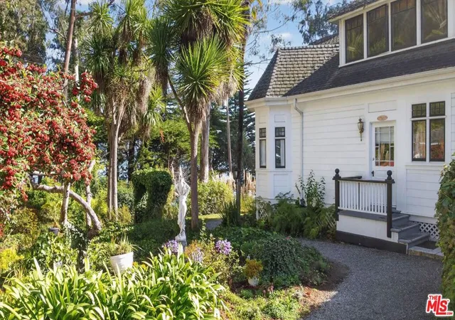 Photo 2 of Multi family home for sale at 620 El Salto Dr, Capitola, CA 95010 | MLS# 26995867 | Listing updated on 2026-10-09