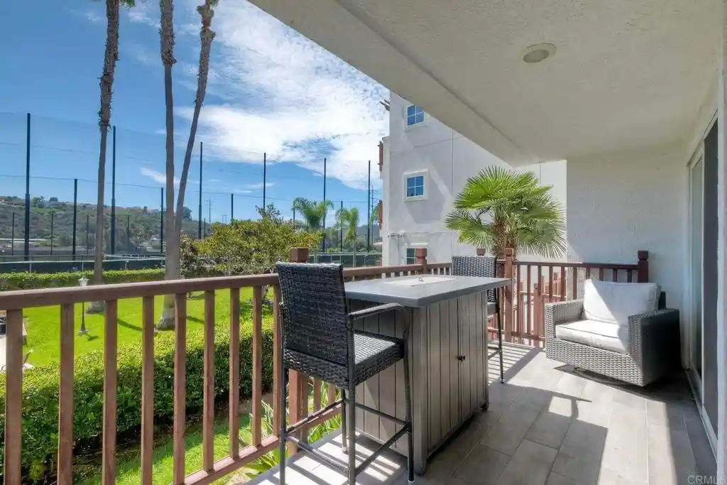 Listing Photo 2 - Condo for sale in 2003 Costa Del Mar Rd located at 2003 Costa Del Mar Rd, Carlsbad, CA 92009 - Unit #660