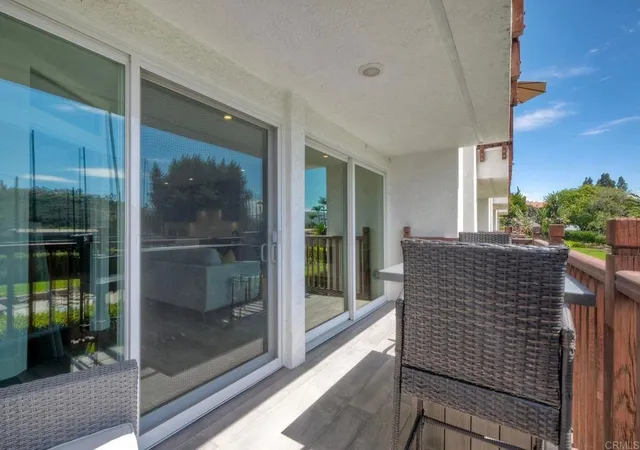Listing Photo 3 - Condo for sale in building located at 2003 Costa Del Mar Rd, Carlsbad, CA 92009 - Unit #660