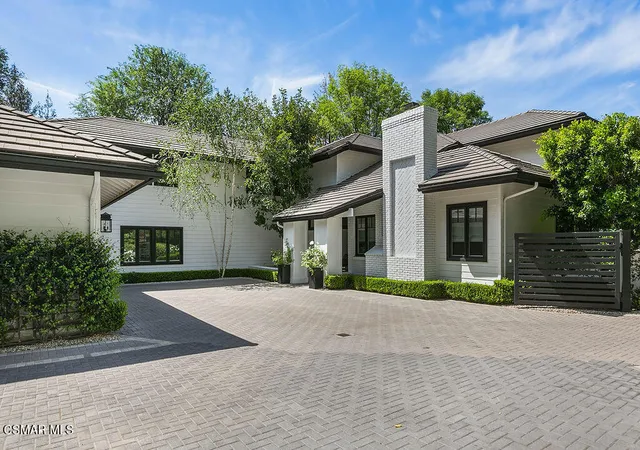 Photo 3 of Single family home for sale at 4188 Cresthaven Dr, Westlake Village, CA 91362 | MLS# 226004692 | Listing updated on 2026-10-09