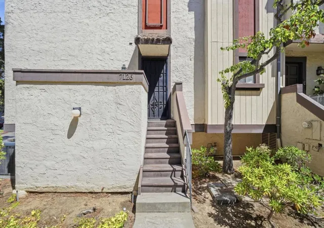 Photo 2 of Townhouse for sale at 7126 Clarendon St, San Jose, CA 95129 | MLS# ML82063327 | Listing updated on 2026-10-12