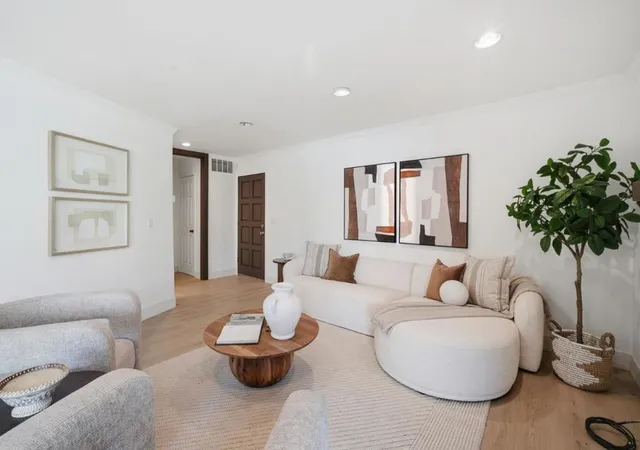 Photo 4 of Townhouse for sale at 7126 Clarendon St, San Jose, CA 95129 | MLS# ML82063327 | Listing updated on 2026-10-12
