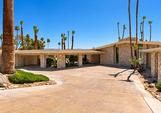 Photo 1 of Mansion for sale at 925 W Coronado Ave, Palm Springs, CA 92262 | MLS# 219153637PS | Listing updated on 2026-10-05