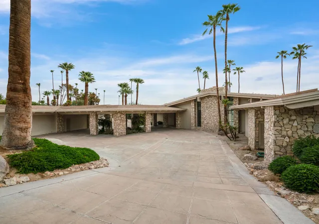 Photo 3 of Mansion for sale at 925 W Coronado Ave, Palm Springs, CA 92262 | MLS# 219153637PS | Listing updated on 2026-10-05