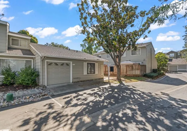Photo 1 of Townhouse for sale at 570 Latimer Cir, Campbell, CA 95008 | MLS# ML82060959 | Listing updated on 2026-10-12