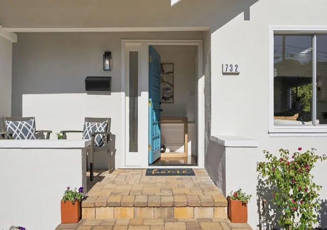 Photo 3 of Sale Pending at 732 Farringdon Ln, Burlingame, CA 94010 | MLS# ML82063345 | Listing updated on 2026-10-09