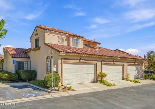 Photo 2 of Townhouse for sale at 330 Country Clb Dr #A, Simi Valley, CA 93065 | MLS# 226004695 | Listing updated on 2026-10-02