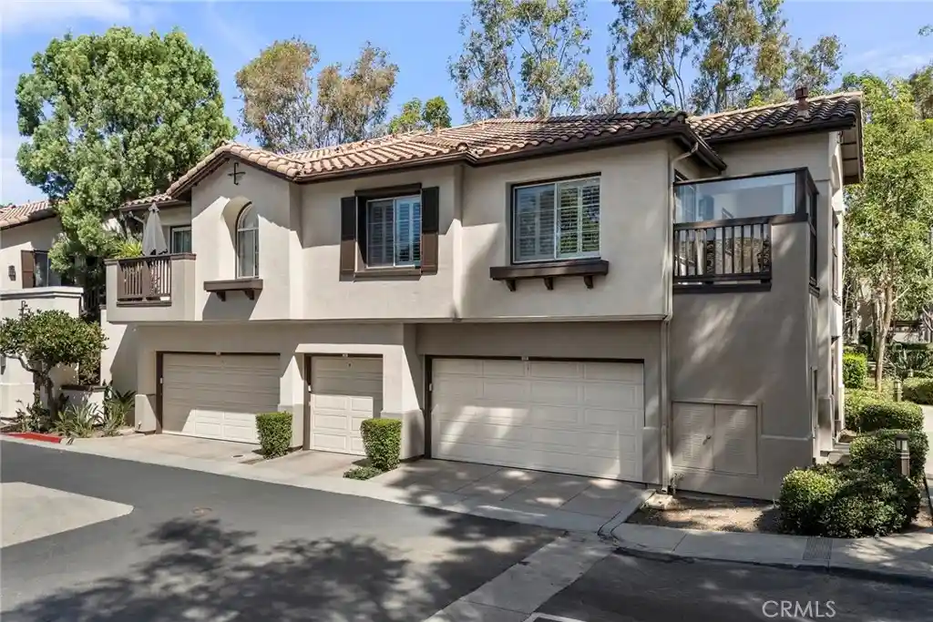 Listing Photo 1 - Condo for sale in 2960 Champion located at 2960 Champion, Tustin, CA 92782 - Unit #408