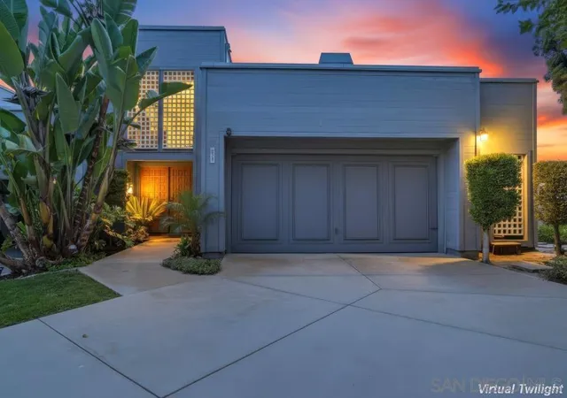 Photo 13 of Sale Pending at 803 Spindrift Dr, Del Mar, CA 92014 | MLS# 260024005SD | Listing updated on 2026-10-06