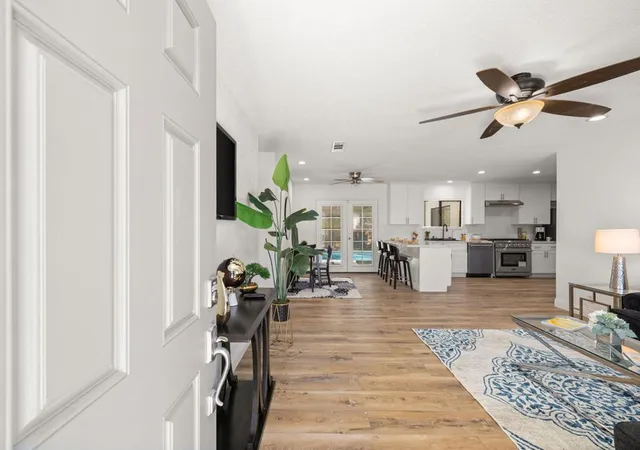 Photo 3 of Single family home for sale at 2200 N Carillo Rd, Palm Springs, CA 92262 | MLS# 219153649DA | Listing updated on 2026-10-03