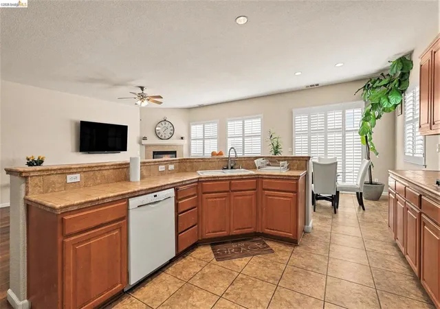 Photo 2 of Single family home for sale at 161 Monet Dr, Oakley, CA 94561 | MLS# 41150100 | Listing updated on 2026-10-09