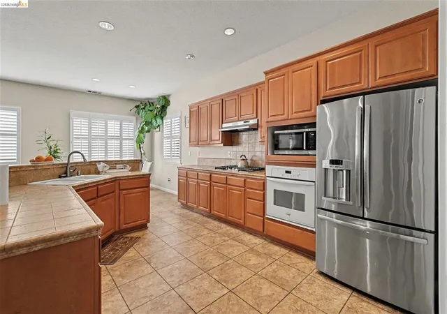 Photo 3 of Single family home for sale at 161 Monet Dr, Oakley, CA 94561 | MLS# 41150100 | Listing updated on 2026-10-09