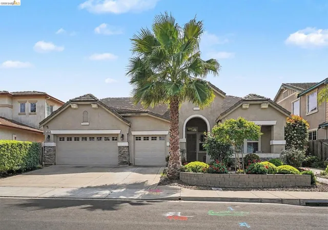 Photo 4 of Single family home for sale at 161 Monet Dr, Oakley, CA 94561 | MLS# 41150100 | Listing updated on 2026-10-09