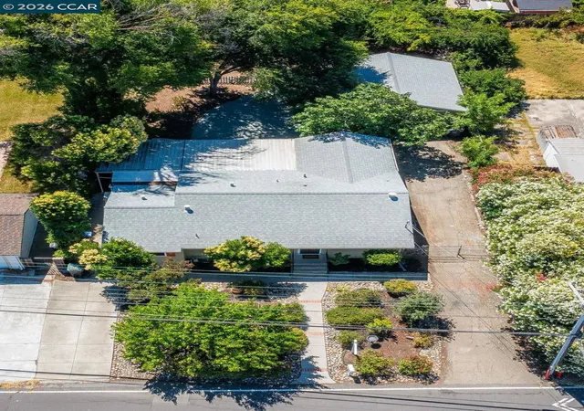 Photo 3 of Single family home for sale at 2072 Chalomar Rd, Concord, CA 94518 | MLS# 41150102 | Listing updated on 2026-10-09