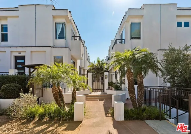 Condo for sale at 2512 28th Street #110, Santa Monica, CA 90405 | MLS# 26994571