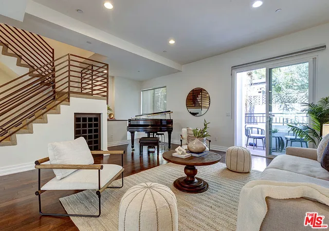 Listing Photo 4 - Condo for sale in building located at 2512 28Th St, Santa Monica, CA 90405 - Unit #110
