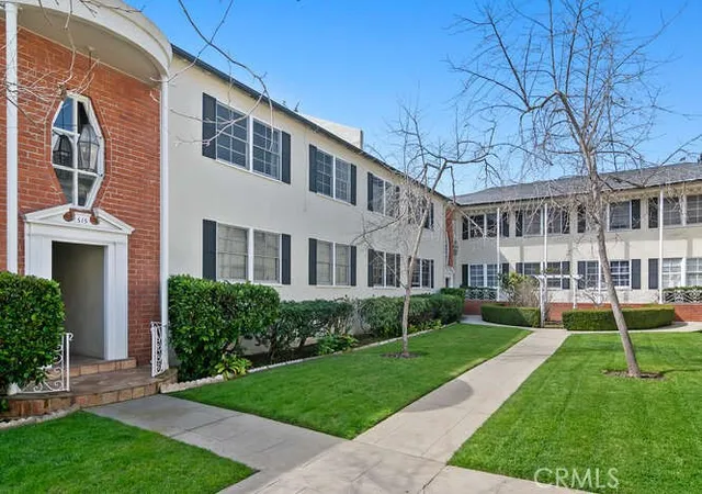 Photo 2 of Condo for sale at 515 San Vicente #D, Santa Monica, CA 90402 | MLS# SR26214829 | Listing updated on 2026-10-03