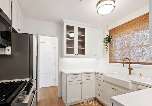Listing Photo 4 - Condo for sale in building located at 515 San Vicente, Santa Monica, CA 90402 - Unit #D