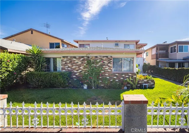 Multi family home for sale at 7244 Tujunga Ave, North Hollywood, CA 91605 | MLS# SR26204912