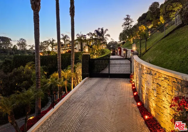 Photo 3 of Mansion for sale at 1407 Davies Dr, Beverly Hills, CA 90210 | MLS# 26994903 | Listing updated on 2026-10-10