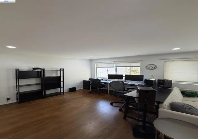 Listing Photo 1 - Condo for sale in building located at 1015 N Kings Rd, West Hollywood, CA 90069 - Unit #309