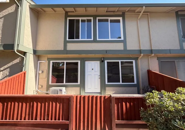 Townhouse for sale at 2767 Lone Blf Way, San Jose, CA 95111 | MLS# 41150107